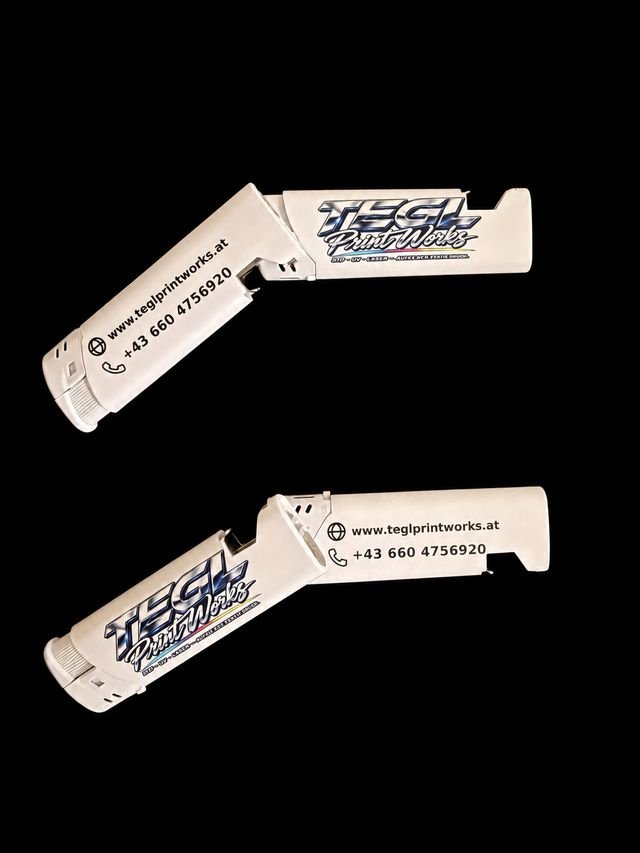 UV-bedrucktes Cuttermesser mit Tegl Print Works Logo und Kontaktdaten